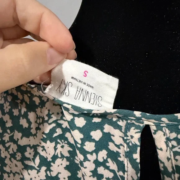 Sienna Sky Floral Faux-Wrap Maxi Dress - Size S - Picture 5 of 9